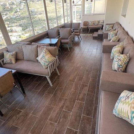 Beit Alshabaan Inn Вади Муса Екстериор снимка