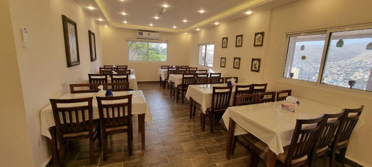 Beit Alshabaan Inn Вади Муса Екстериор снимка