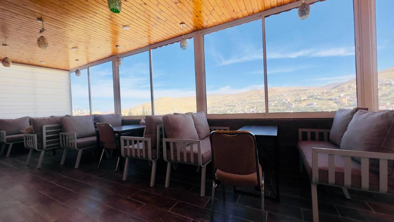 Beit Alshabaan Inn Вади Муса Екстериор снимка