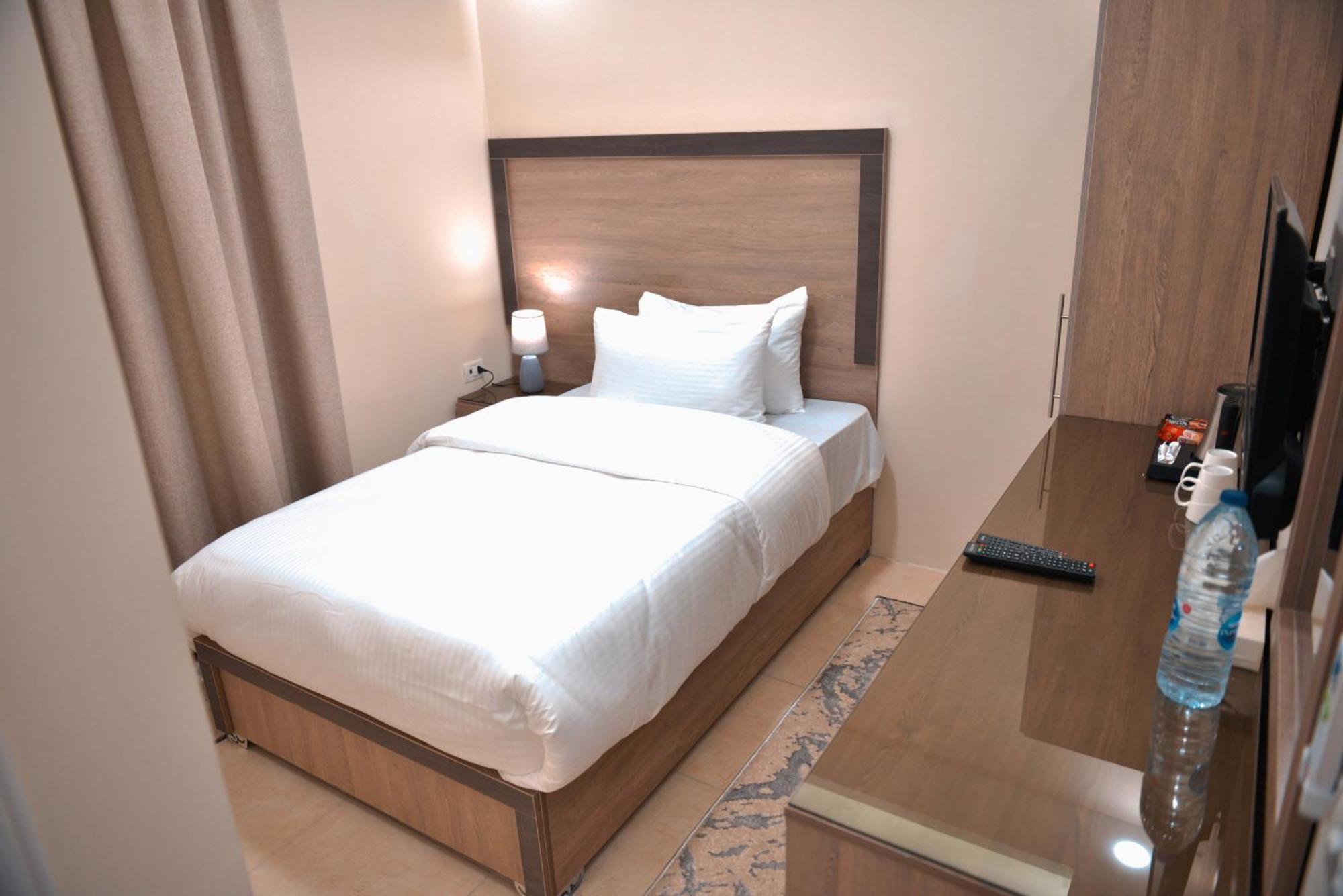 Beit Alshabaan Inn Вади Муса Екстериор снимка